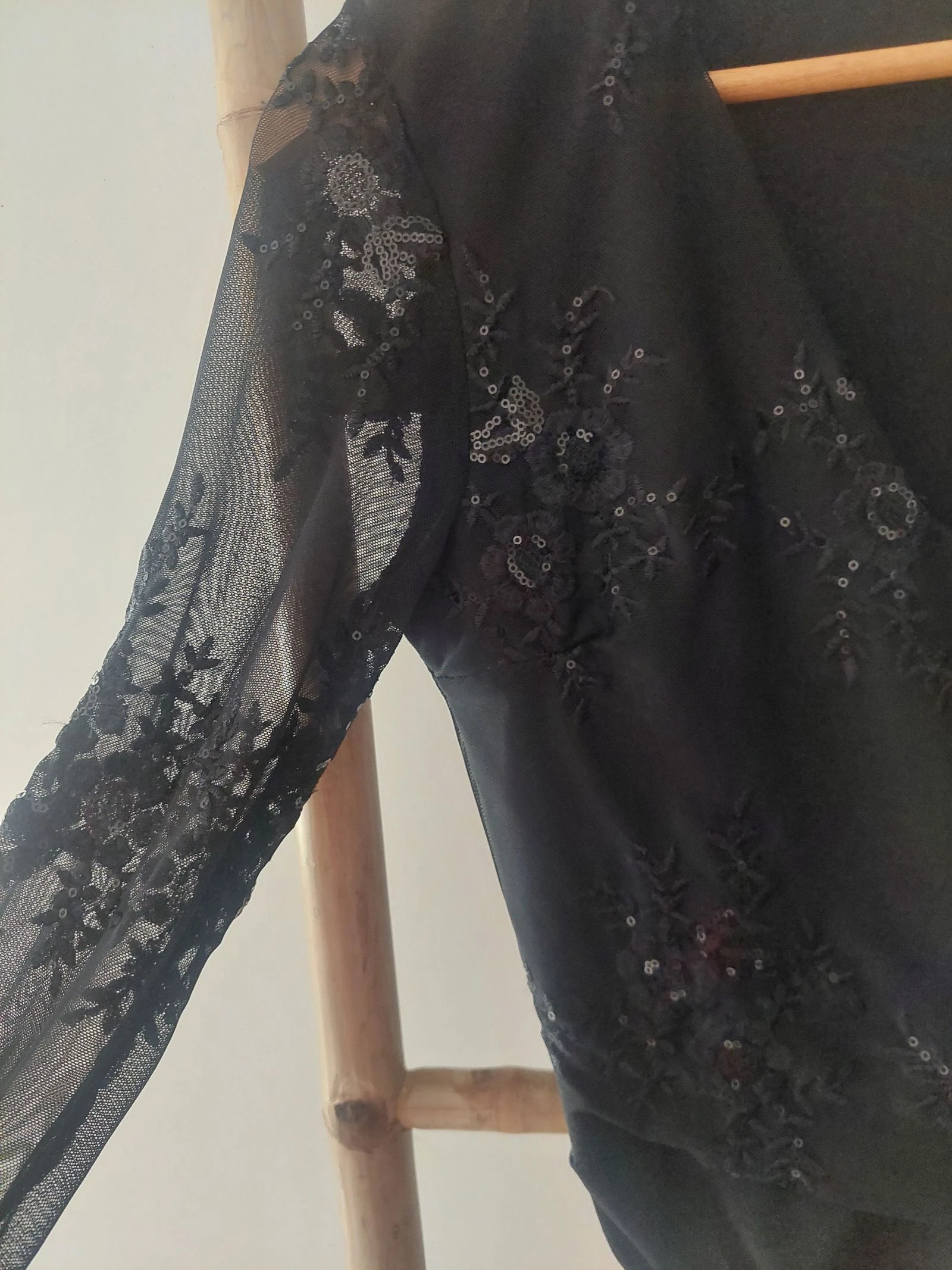 Body à paillettes et dentelle – photo 3